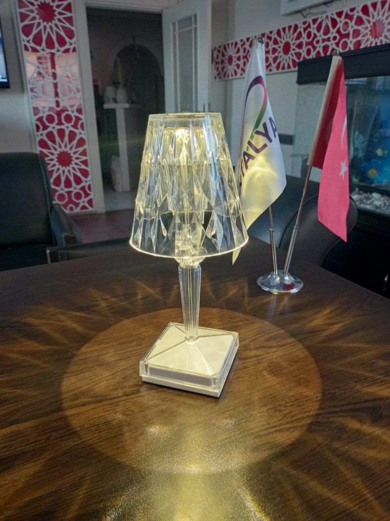 Kristal şarjlı dokunmatik masa lambası