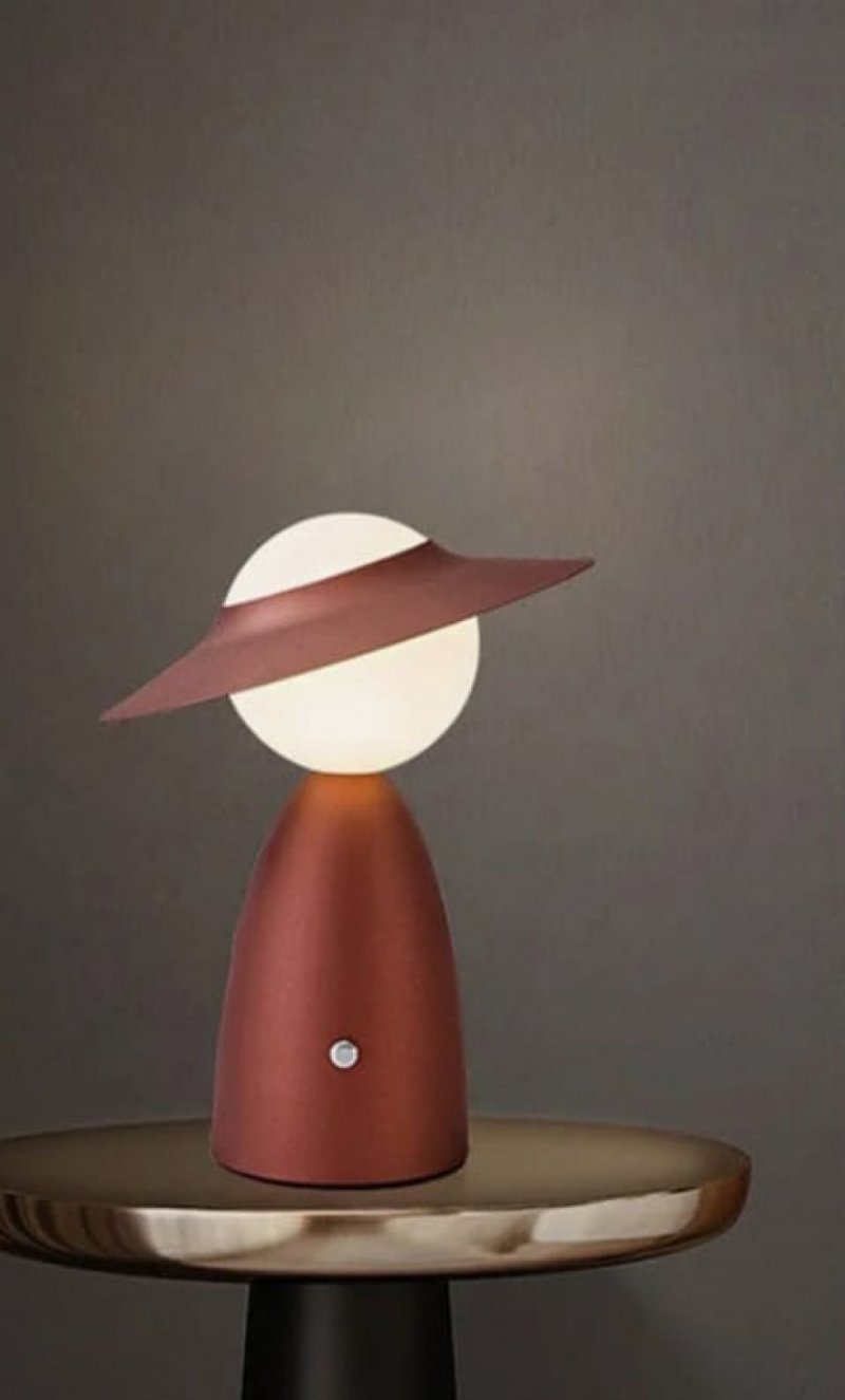 Şarjlı masa lambası