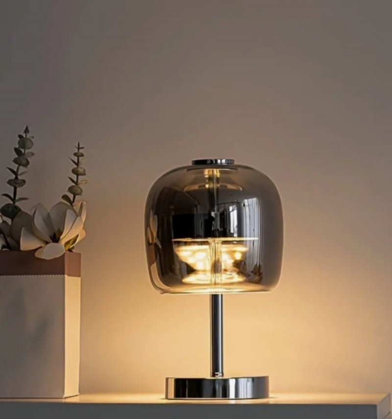 Şarjlı masa lambası